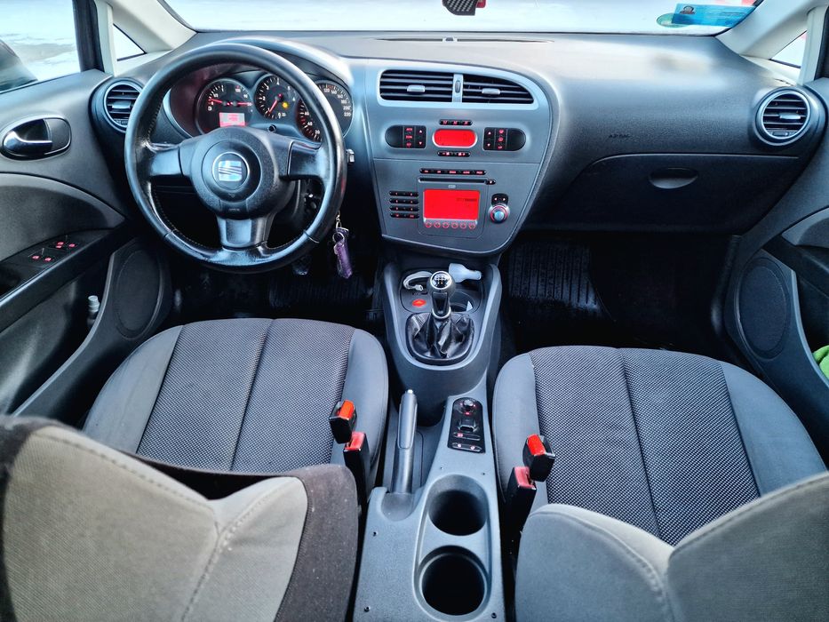Vand Seat Leon 2009  1.9 TDI  105 CP Variante auto +/-diferența