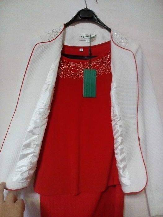 Qinlarida narsalar bolgan qizlar