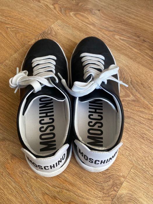 Оригинални Дамски  кецове от естествена кожа  LOVE MOSCHINO номер 38