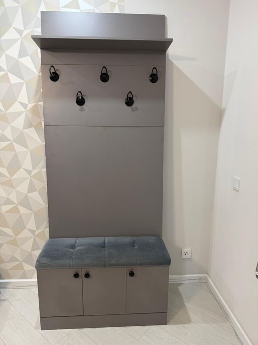 Продам стенку в прихожую