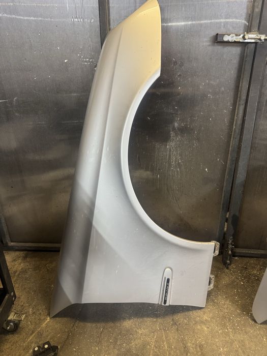 Десен калник за Mercedes E class W211 цвят 744