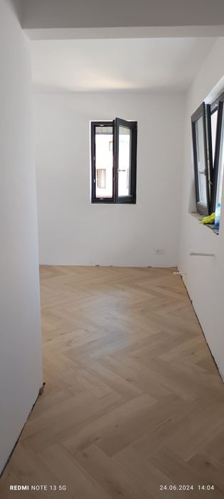 Montator parchet laminat ,stratificat heringbond