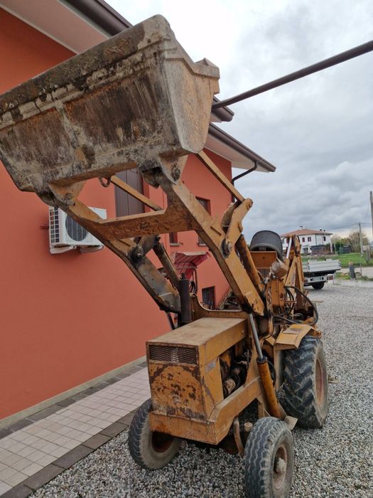 Mini buldoexcavator fai