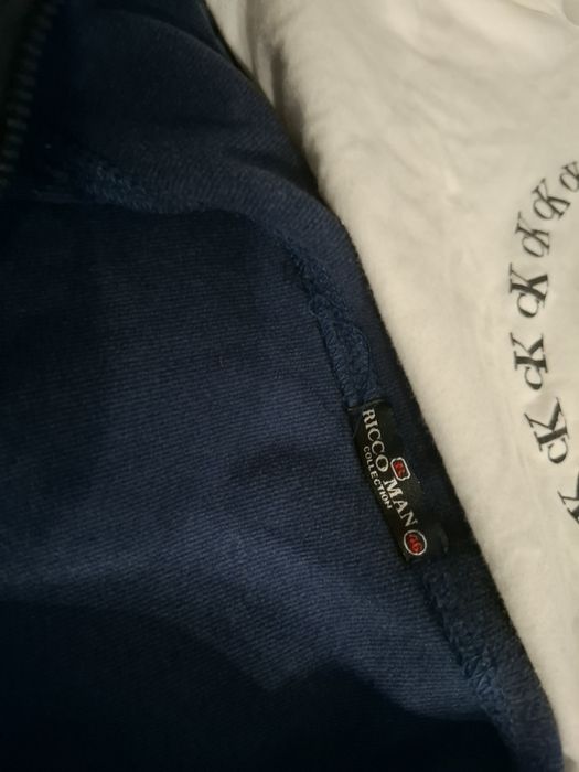 Продам много одежд,кофты,джинсы,футболка,