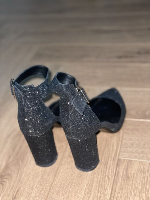 Туфли  черные……..