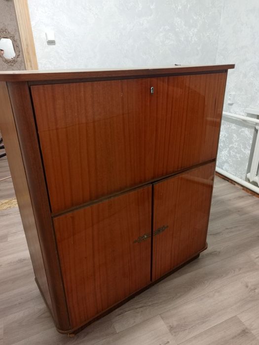 Секретер     гдр