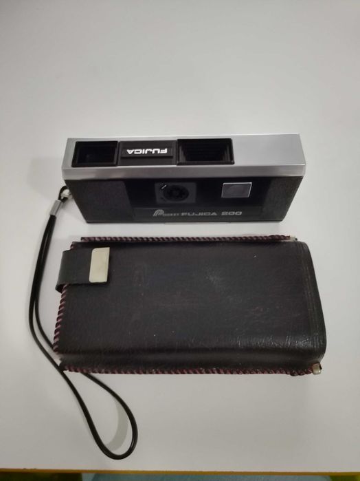 Vintage FUJICA POCKET PHOTO 200 110 Film Camera Retro Point and Shoot