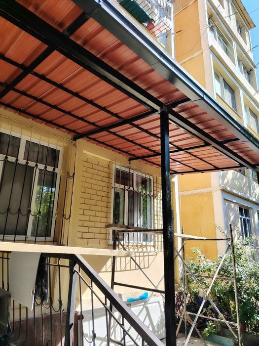 Установка козырьков^