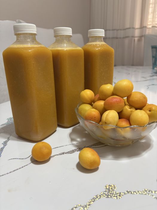 Абрикосовый сок. Нектарин