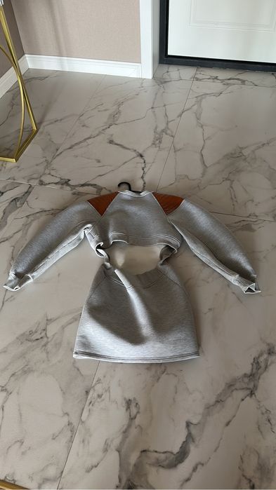 Женская одежда платья