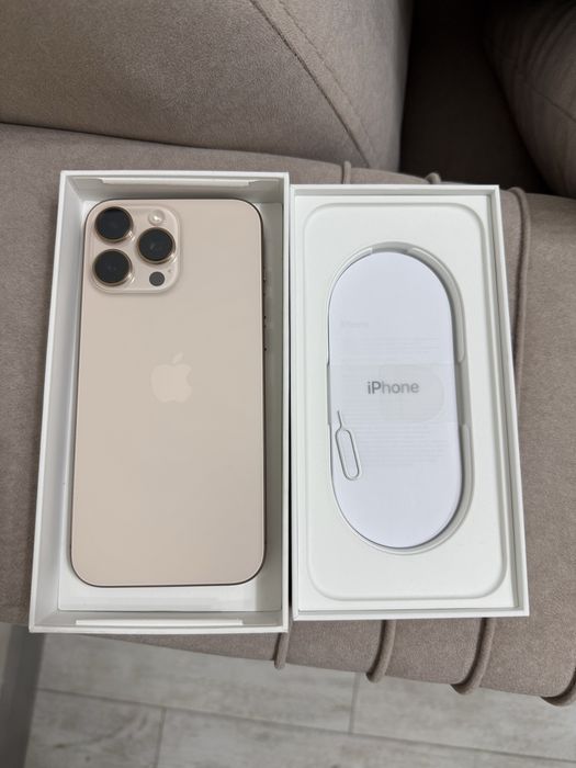 Продам iPhone 16 Pro Max  256 гб в отличном сотсояянии .