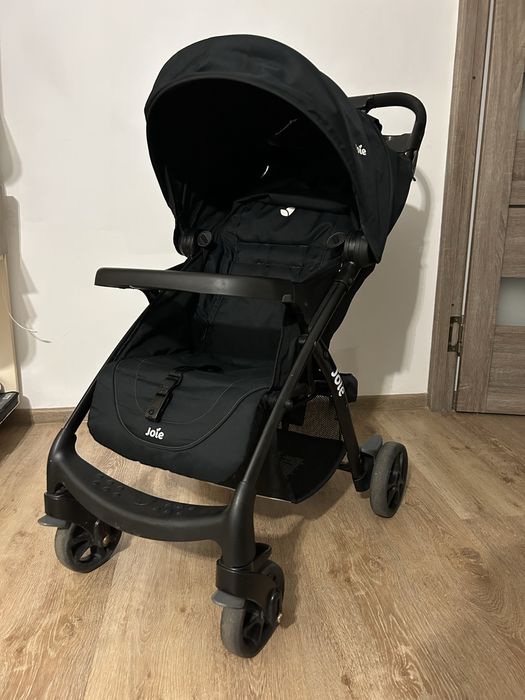 Детская коляска Joie Muze