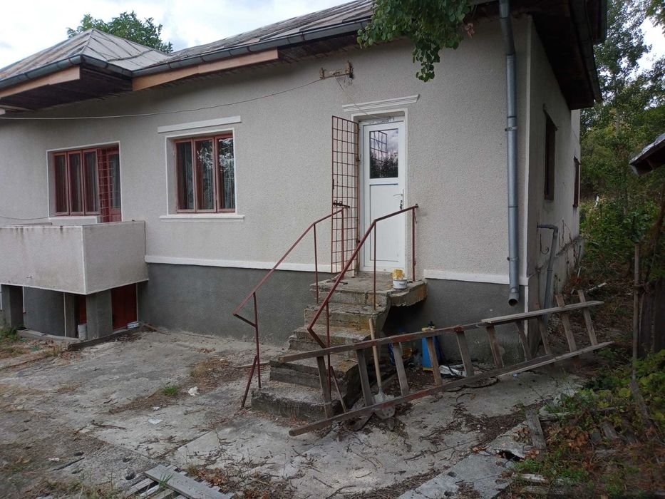 Vand ProprietateTetoiu, Berbesti,Valcea : Casa Ds+P+M,Terenuri si Padure
