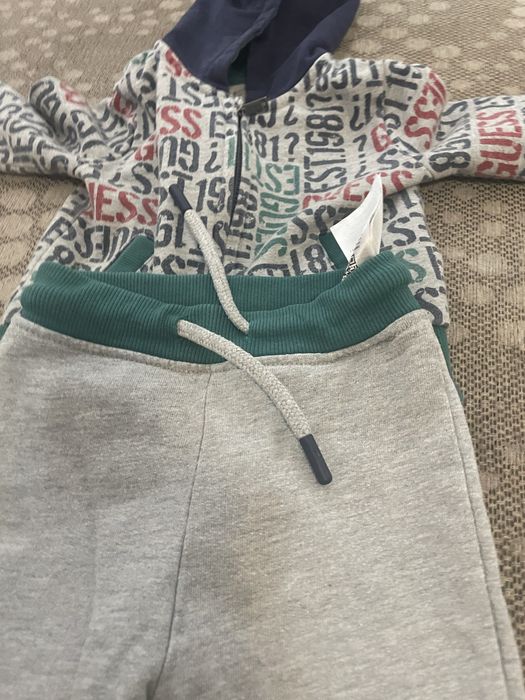 Бебешки дрешки Boboli, Guess