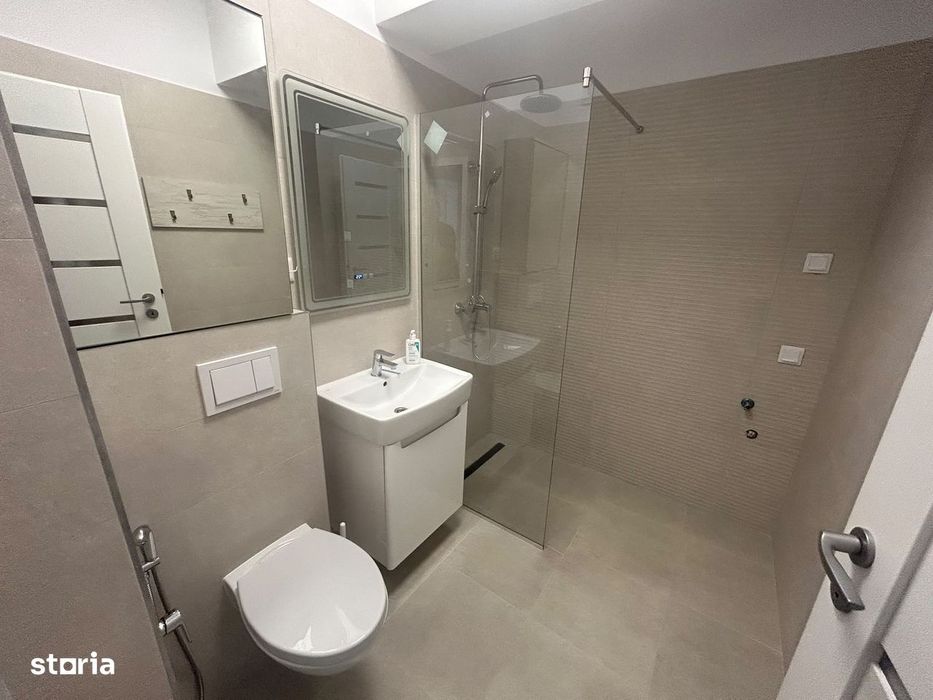 Apartament 3 camere decomandat, 44mp curte proprie, metrou Berceni