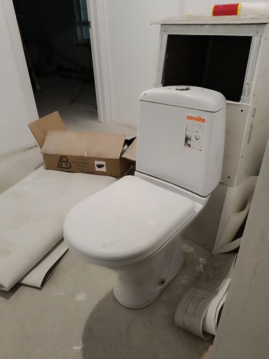 Продам унитаз Sanita б/у