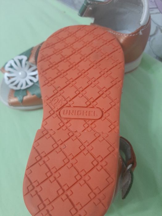 Сандали юничел,новые 24размер