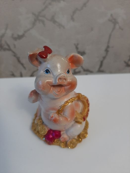 Статуэтки фарфоровые