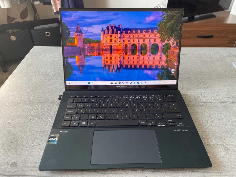 Asus ZeenBook 14 OLED - i5 1240p - 16GB RAM - 512GB SSD