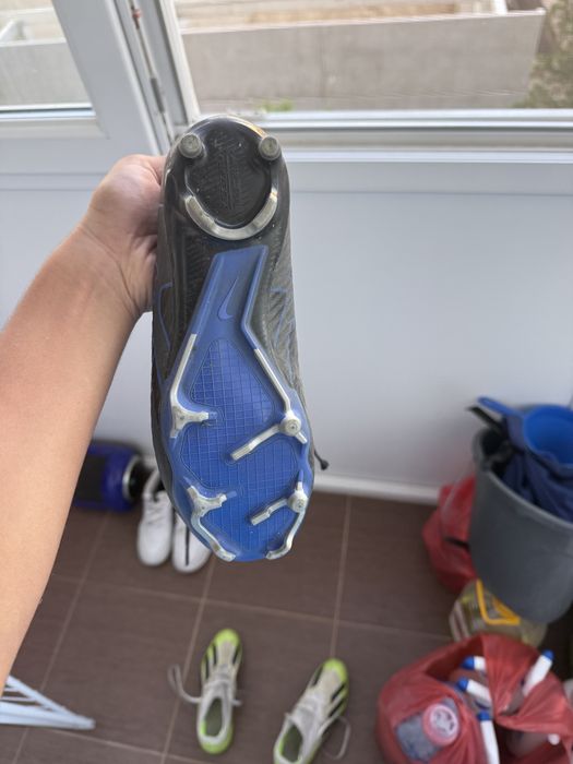 Vand ghete de fotbal nike sau adidas