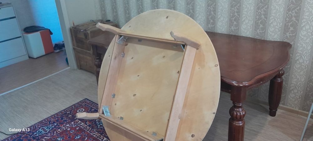 Продам стол обеденный