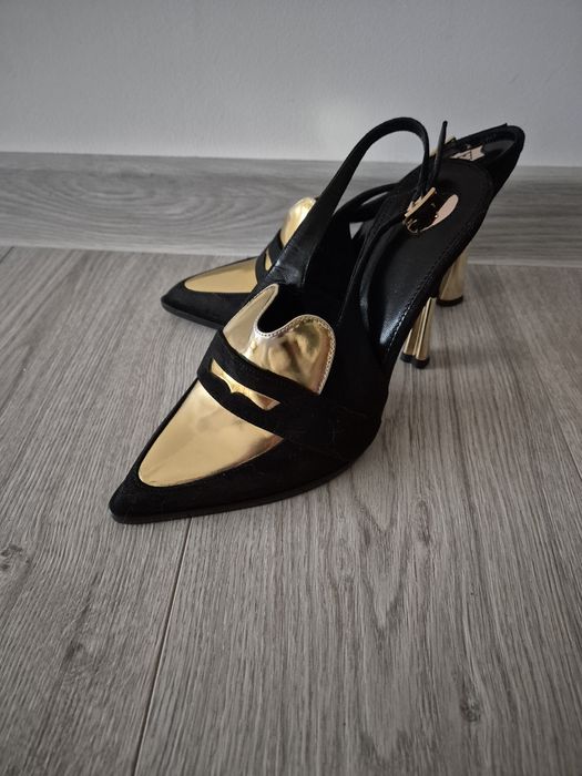 Pantofi din piele Escada