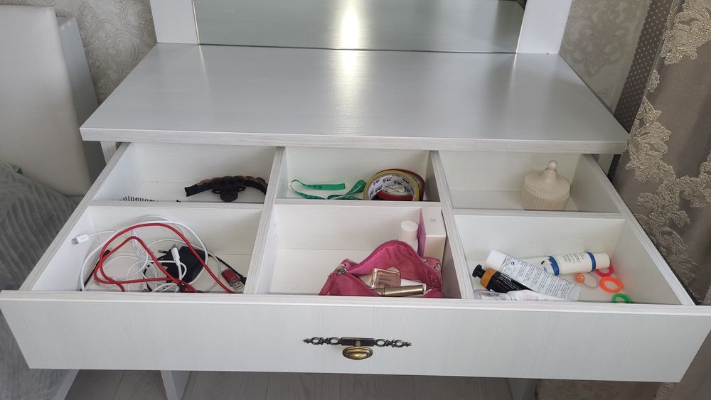 Продам макияжный стол