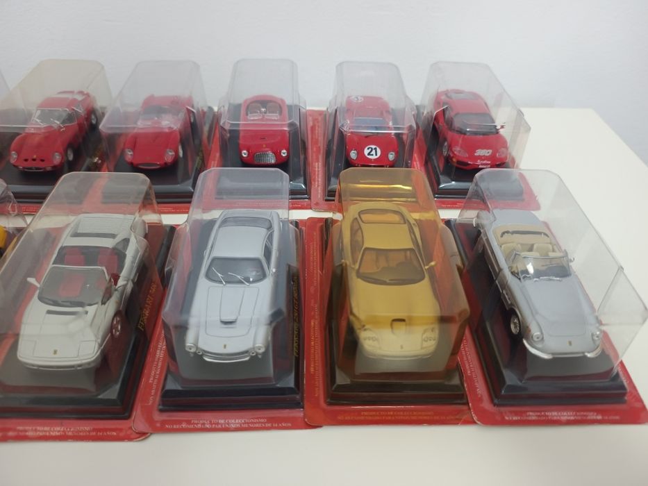 24 machete Ferrari 1/43 ( colecția Fabbri). Preț bucata