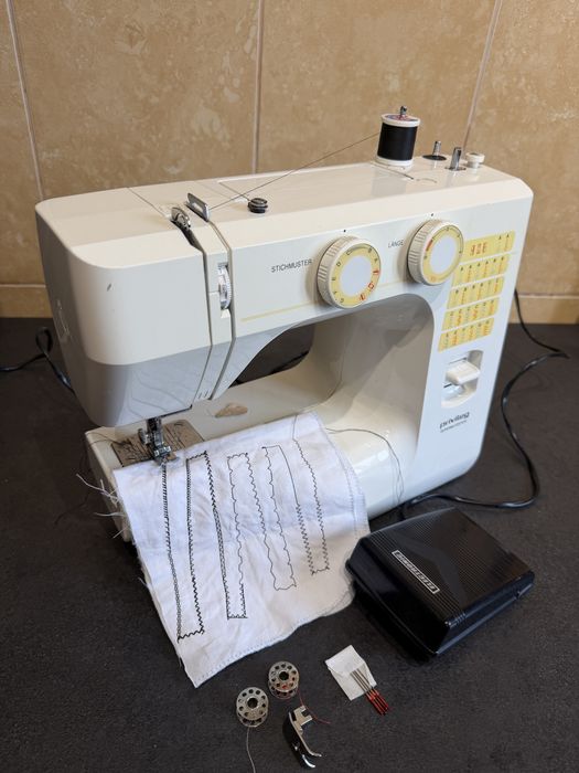 Masina de cusut Privileg coase materiale groase