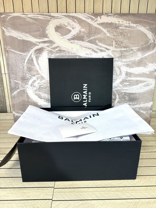 Balmain Unicorn Triple White