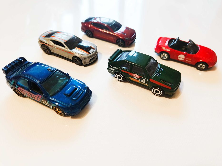 Loturi mașinuțe Hotwheels 5+ una surpriză cadou