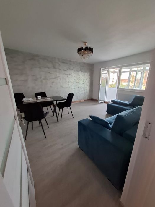 Proprietar vând apartament 3 camere decomandat