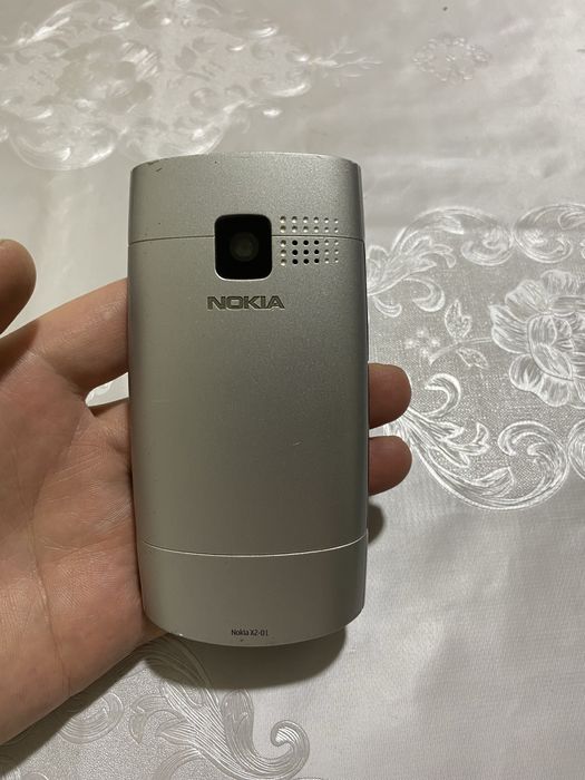 Nokia x2-01 sotiladi
