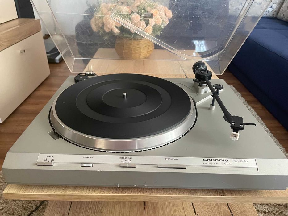 Pick-up NEC AUP-5000E, Telefunken HS 800, Grundig PS2500