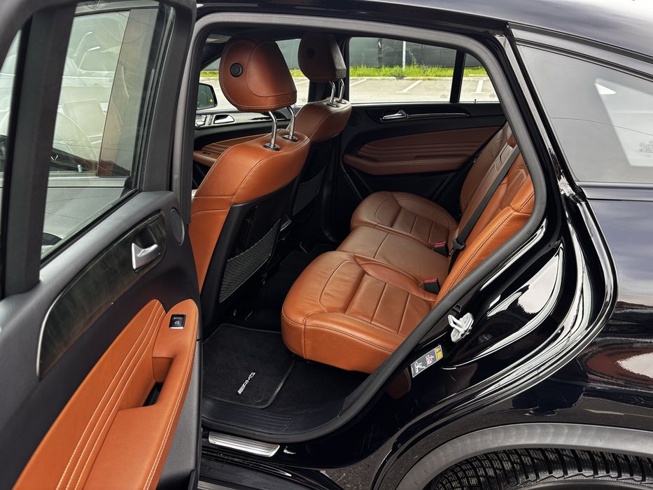 Proprietar de nouă vand GLE 43 AMG 3.0 benzina 50 mi km