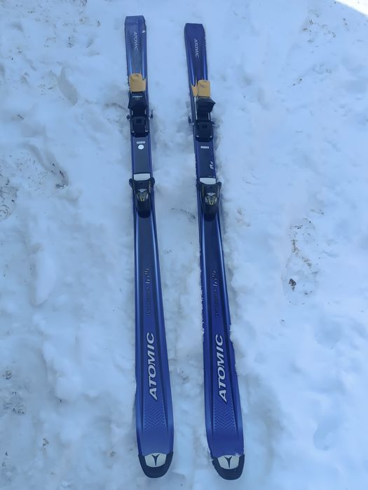 Vând schiuri atomic pro carv X6.24