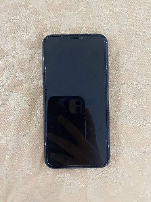 Айфон 11 про продам