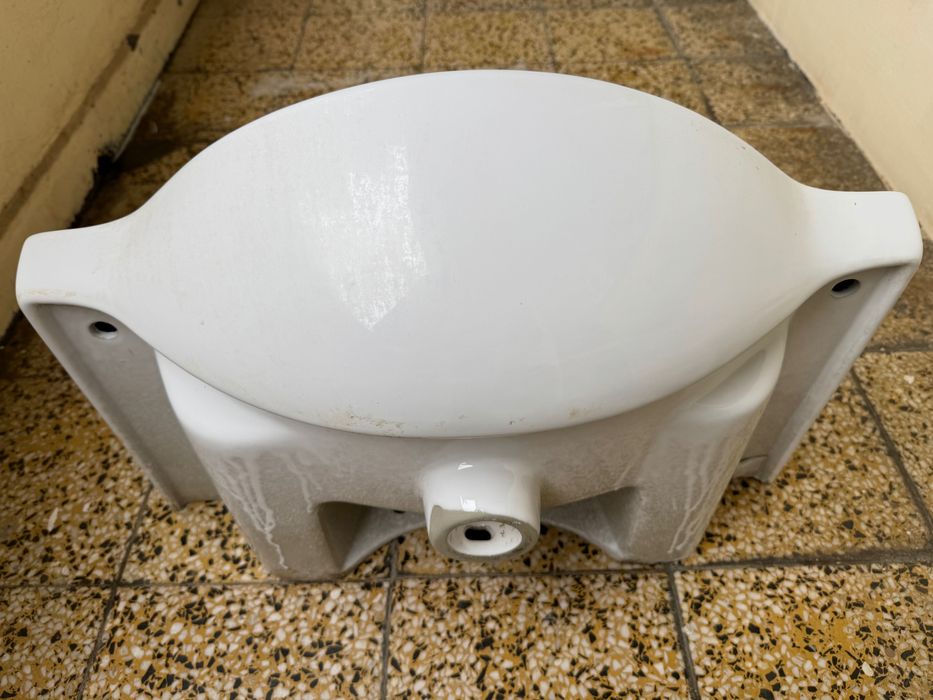 Порцеланови мивки за баня