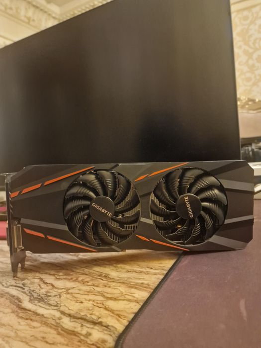 Продам видеокарту  gigabyte  1060 3gb
