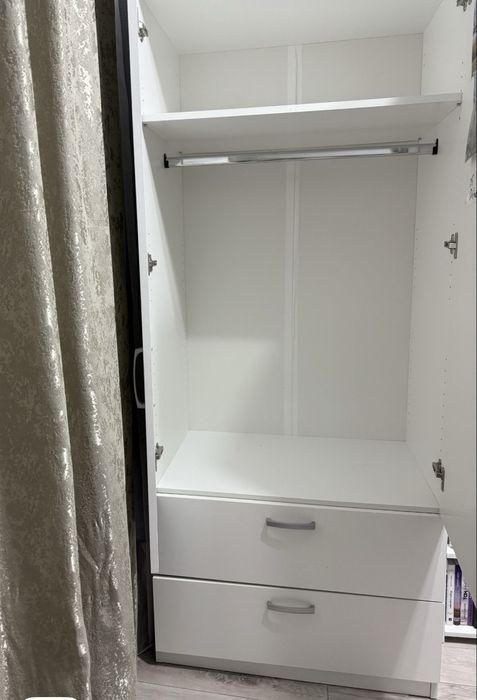 Шкаф для одежды.