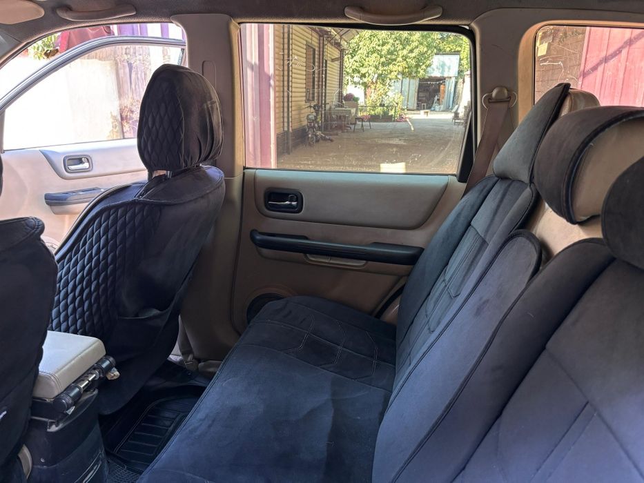 Машина Nisan X-Trail