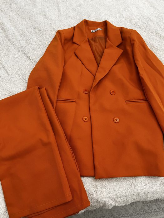 Брючный костюм новый