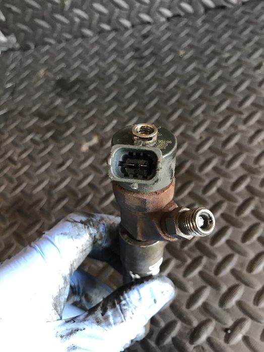 Горивна дюза Bosch за BMW E38 740D (1999) 0445110028