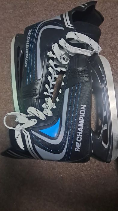 Срочно Продам коньки