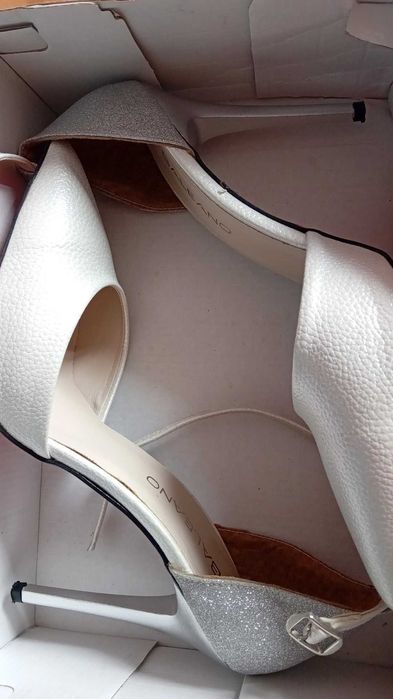 Елегантни летни дамски затворени сандали с тънък висок ток