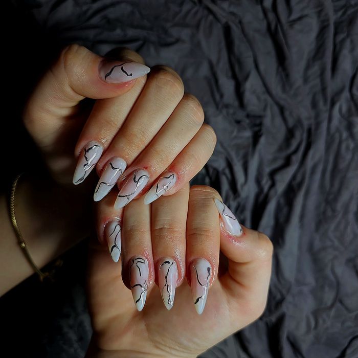 Unghii semi sau polygel