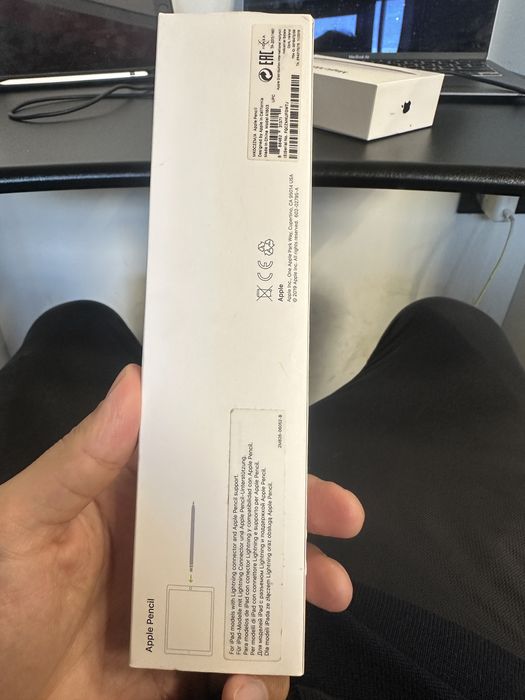 Продам apple pencil 1
