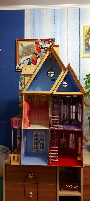 Кукольный домик .