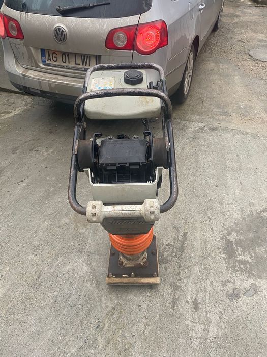 Inchiriez Mai Compactor si Placa Compactoare