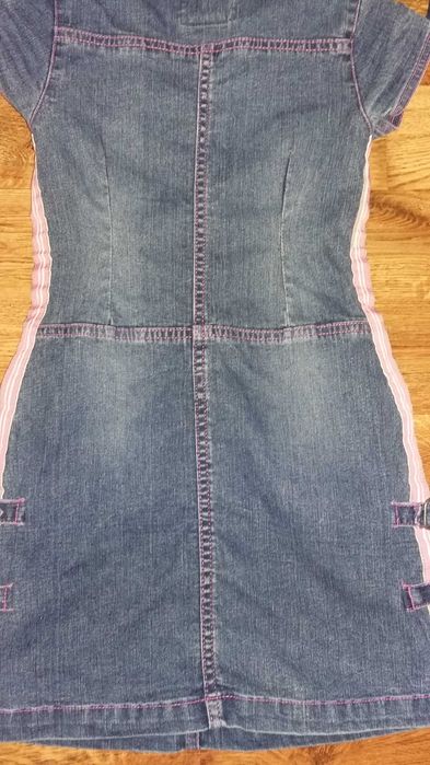 Детска рокличка GUESS за ръст 128